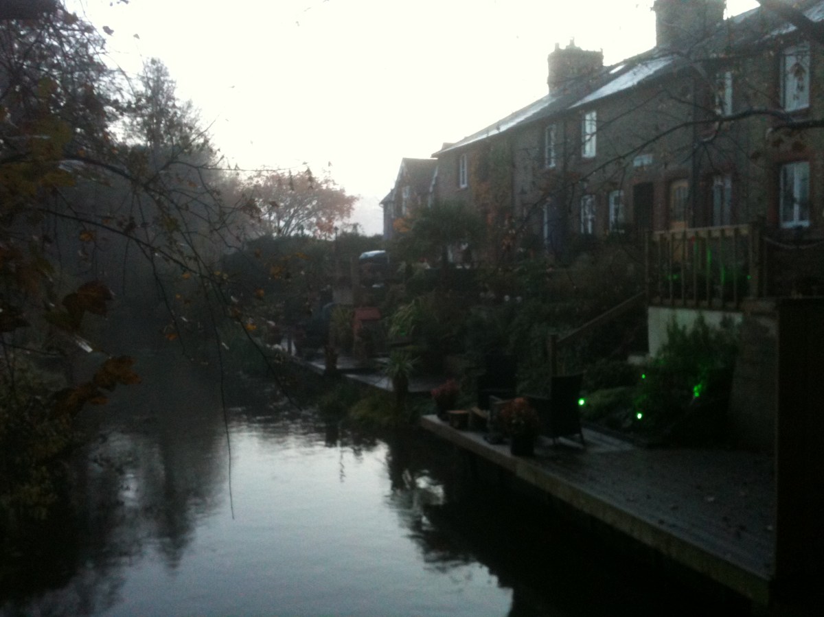 From the path between points 7 and 8 where cottages back onto the river