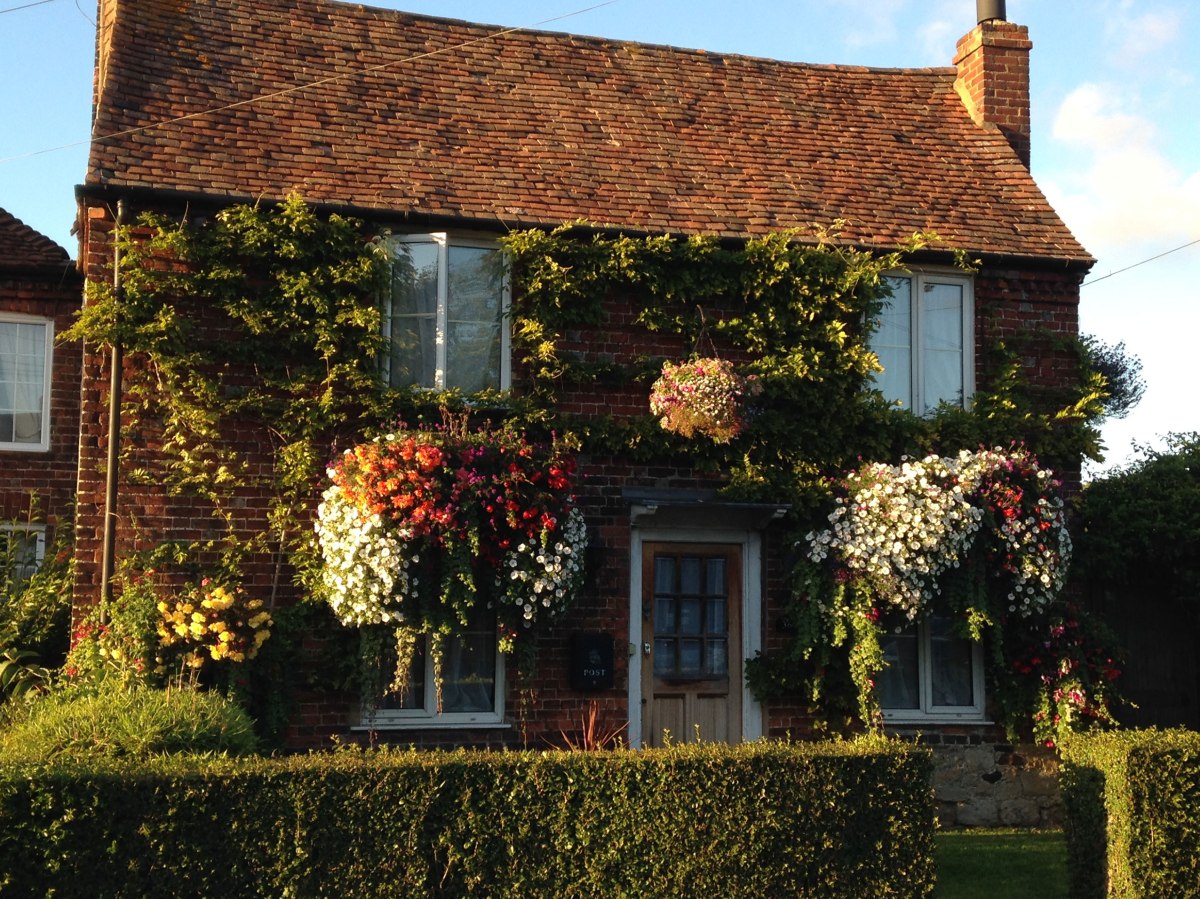Flowery old cottage, Otford