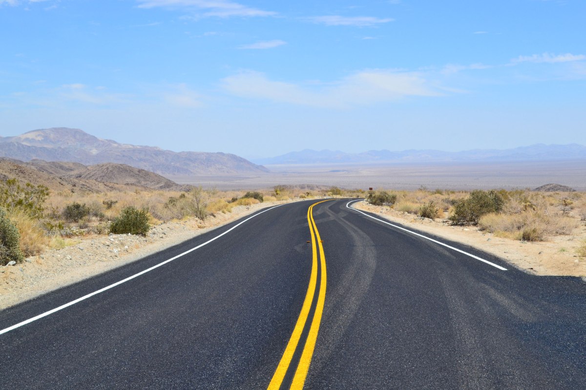 Road Joshua Tree